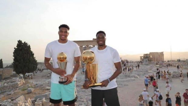 
	Frații Antetokounmpo au dus trofeul NBA pe Acropole! Ei s-au întors la Atena, după ce au devenit campioni cu&nbsp;Bucks
