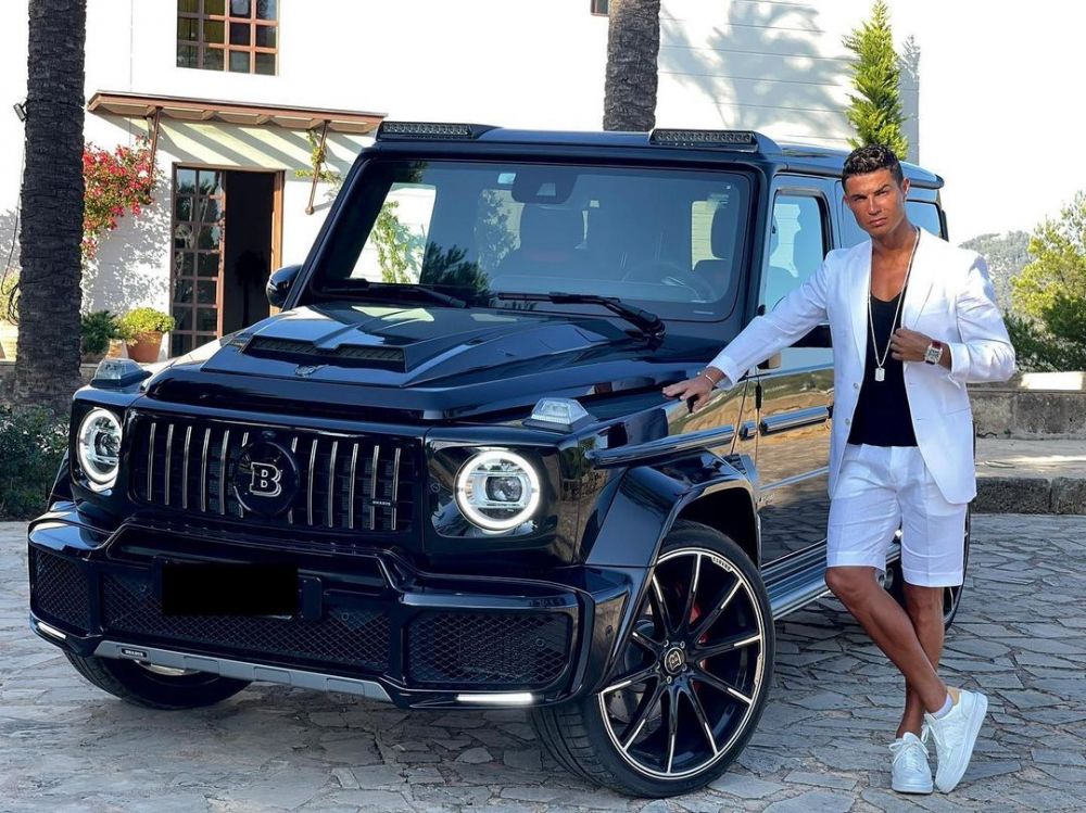 Ronaldo s-a fotografiat alături de cadoul de 610.000 de euro primit de la Georgina Rodriguez_2