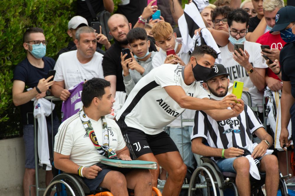 Ronaldo s-a fotografiat alături de cadoul de 610.000 de euro primit de la Georgina Rodriguez_8
