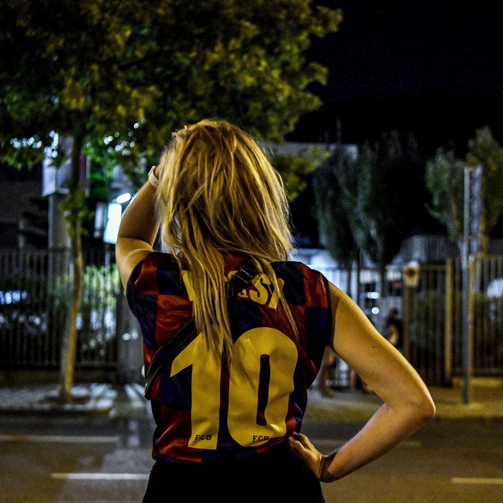 Imagini care îi întristează pe fanii oricărei echipe! Barcelona, "un oraș mort" după anunțul despărțirii de Messi_21