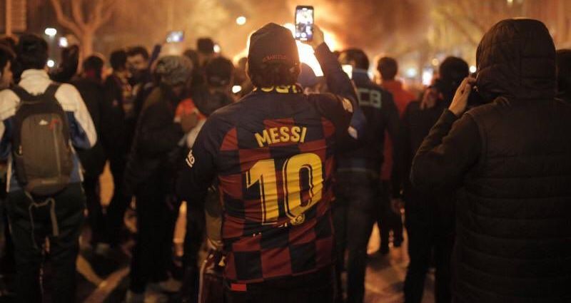 Imagini care îi întristează pe fanii oricărei echipe! Barcelona, "un oraș mort" după anunțul despărțirii de Messi_23