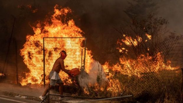 
	VIDEO | Un fost dinamovist, prins în incendiile din Grecia! Dezvăluiri uluitoare din infern
