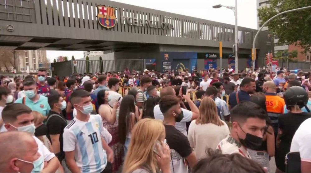 VIDEO | Imagini incredibile din Barcelona! Mii de suporteri au venit la stadion pentru a striga pentru ultima oară: „Messi, Messi, Messi!”_12