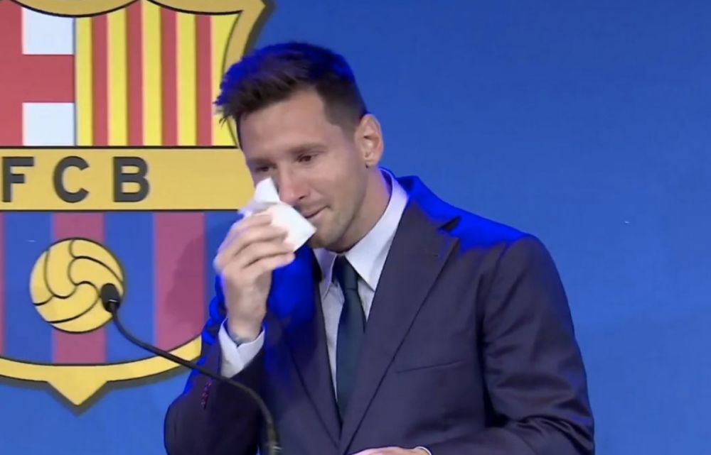 Și-a anunțat în lacrimi despărțirea de Barcelona, acum se îndreaptă către Paris. Messi face mâine vizita medicală la PSG_13