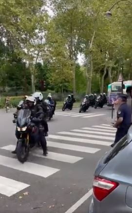 Imagini ireale de la Paris! Messi, escortat de zeci de polițiști! Când va fi prezentat + Reacție genială de la Monaco_1