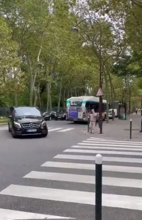 Imagini ireale de la Paris! Messi, escortat de zeci de polițiști! Când va fi prezentat + Reacție genială de la Monaco_3