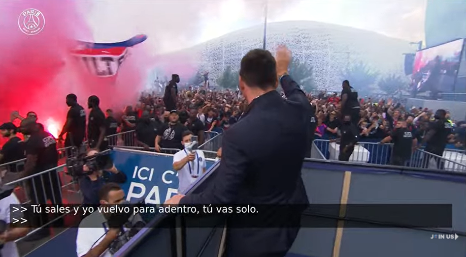 VIDEO Atmosferă incendiară la Paris! Fanii lui PSG au aprins torțe și au cântat minute în șir pentru Lionel Messi _13