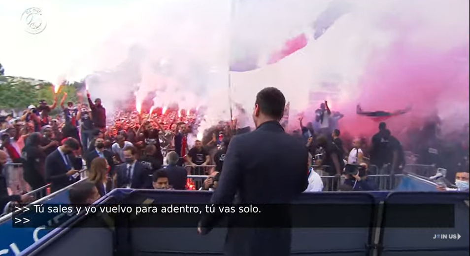 VIDEO Atmosferă incendiară la Paris! Fanii lui PSG au aprins torțe și au cântat minute în șir pentru Lionel Messi _14