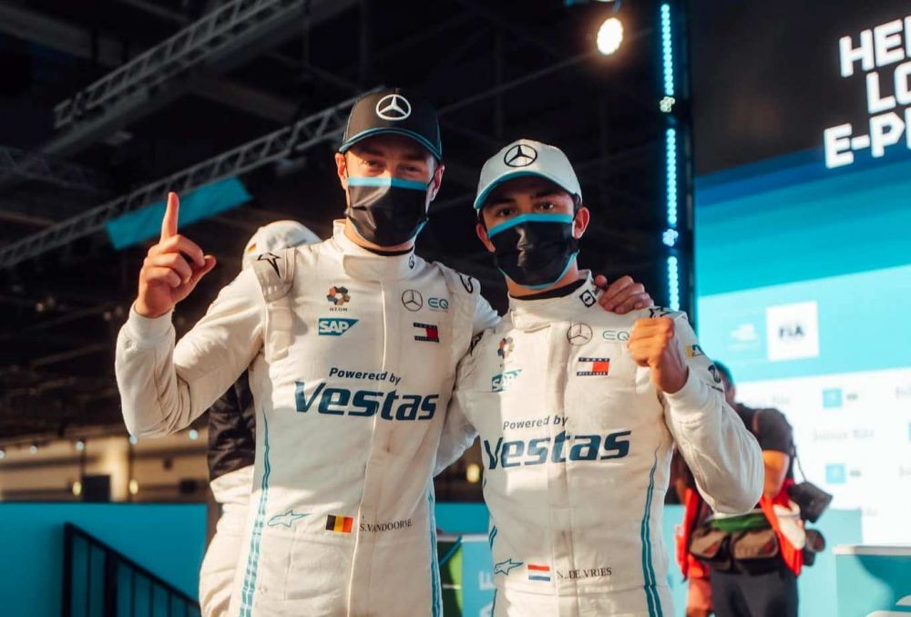 Rezerva lui Hamilton și Mercedes EQ sunt noii campioni din Formula E! Ei s-au impus în competiția auto a viitorului_5