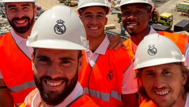 
	FOTO | &quot;Stadium selfie!&quot; Inspecție făcută de &quot;galacticii&quot; lui Real Madrid pe Santiago Bernabeu. Ce buget are proiectul
