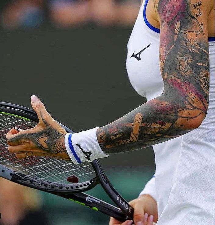 Tatuajul care a contrariat mii de fani ai tenisului: Tereza Martincova (60 WTA), apariție sexy pe terenul de joc _7