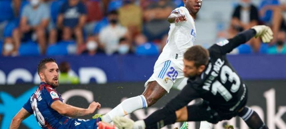 Vinicius Junior Carlo Ancelotti levante Levante - Real Madrid Real Madrid