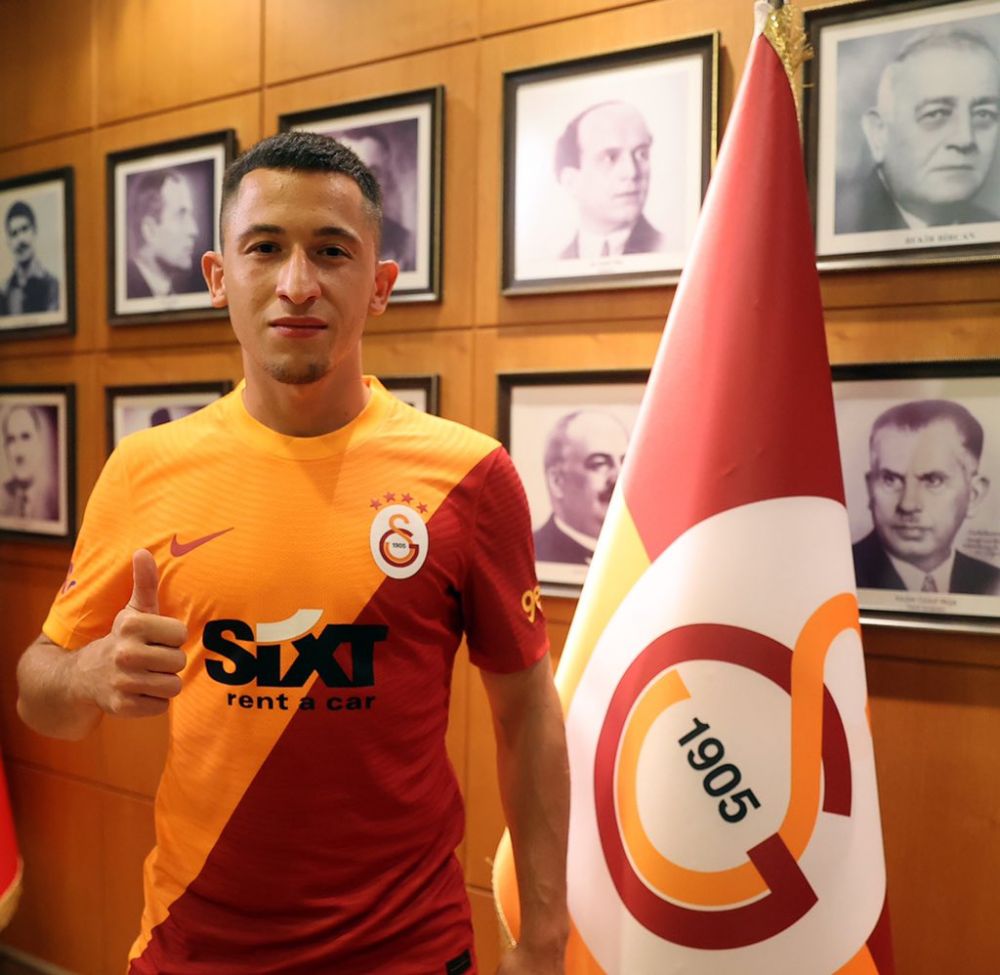 Moruțan, așteptat ca un superstar în Turcia! Primele imagini cu jucătorul român de pe aeroportul din Istanbul _9
