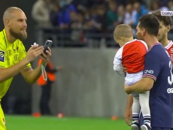 
	VIDEO Sunt imaginile momentului! Portarul lui Reims și-a dus copilul la finalul meciului pentru a-l poza cu Messi

