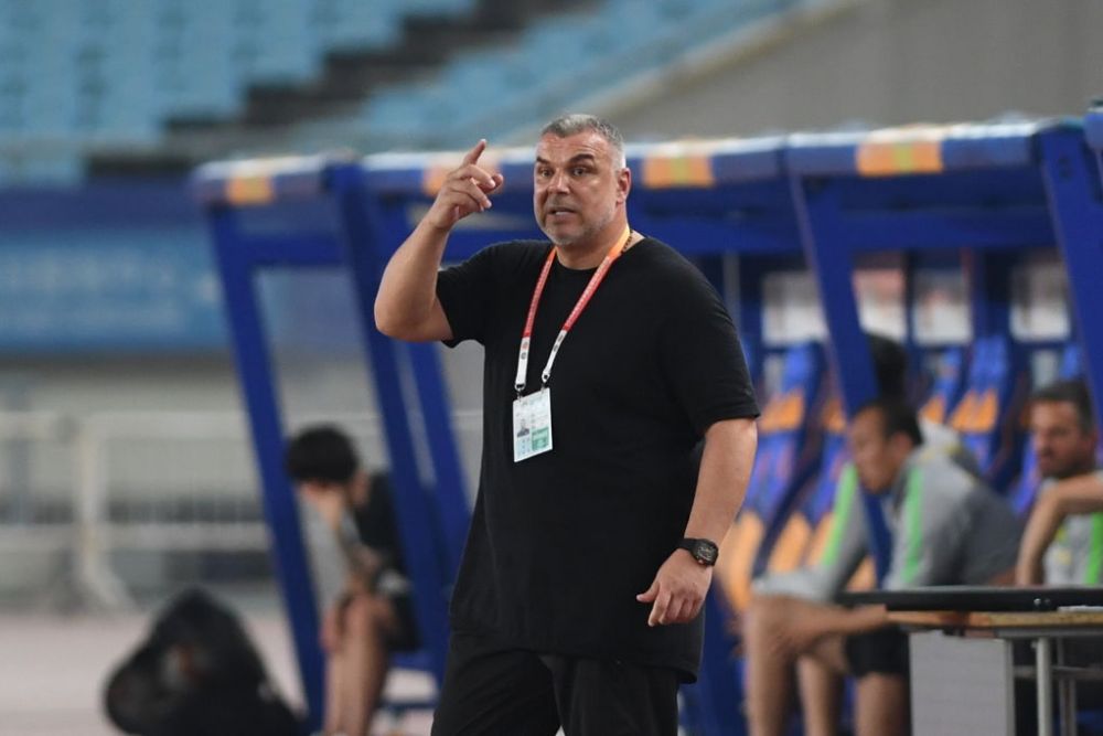 Cosmin Olaroiu Sharjah FC Supercupa EAU