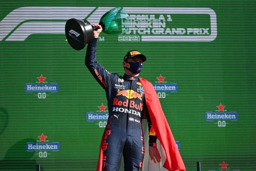 Verstappen câștigă cursa de pe pământul natal și revine pe prima poziție în clasamentul mondial!_8