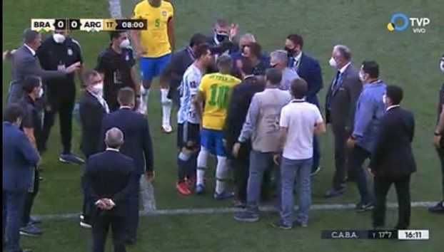 Meciul dintre Brazilia și Argentina, întrerupt după ce autoritățile medicale braziliene au pătruns pe teren_2