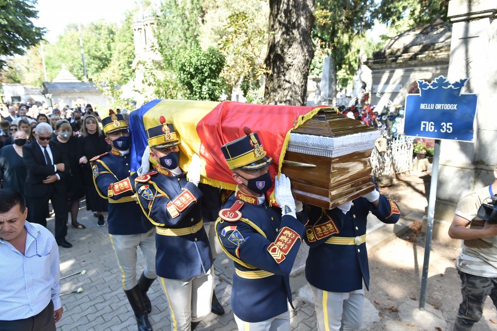 Ivan Patzaichin, înmormântat cu onoruri militare! 400 de oameni l-au condus pe ultimul drum_1