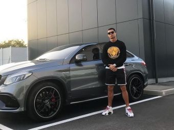 
	Ce mașină a ales Ronaldo pentru primul antrenament în Anglia!&nbsp;Portughezul a venit cu o mașină de &quot;doar&quot; 200.000 de euro
