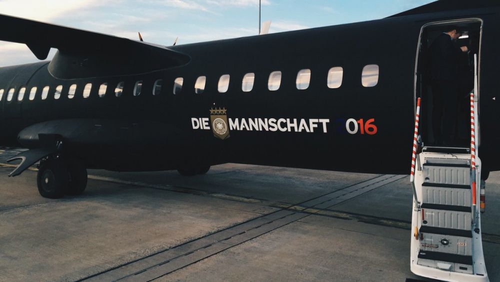 Clipe de coșmar pentru jucătorii din naționala Germaniei: „S-a întâmplat ceva cu avionul” Aterizare de urgență_2