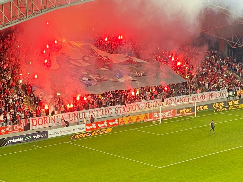 „Au dat foc” la peluză! Imagini spectaculoase de pe stadionul din Arad_4