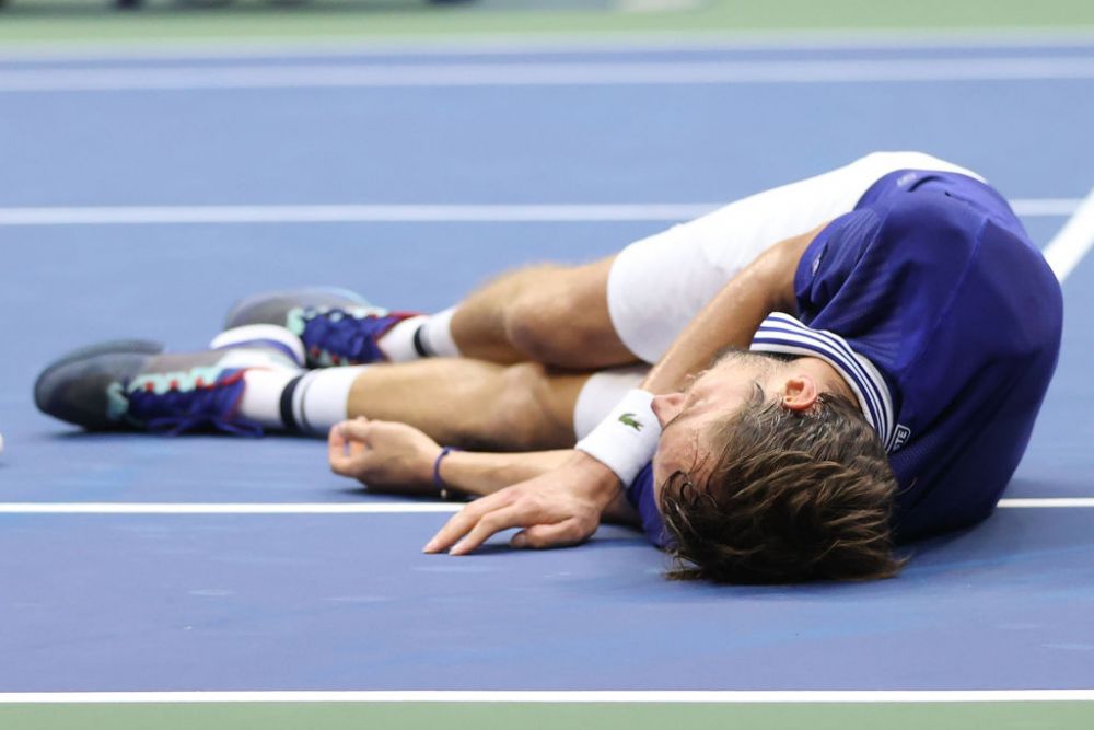 Nimeni nu a mai făcut asta vreodată pe un teren de tenis! Mare iubitor de FIFA, Daniil Medvedev a sărbătorit victoria la US Open într-un mod caraghios _6