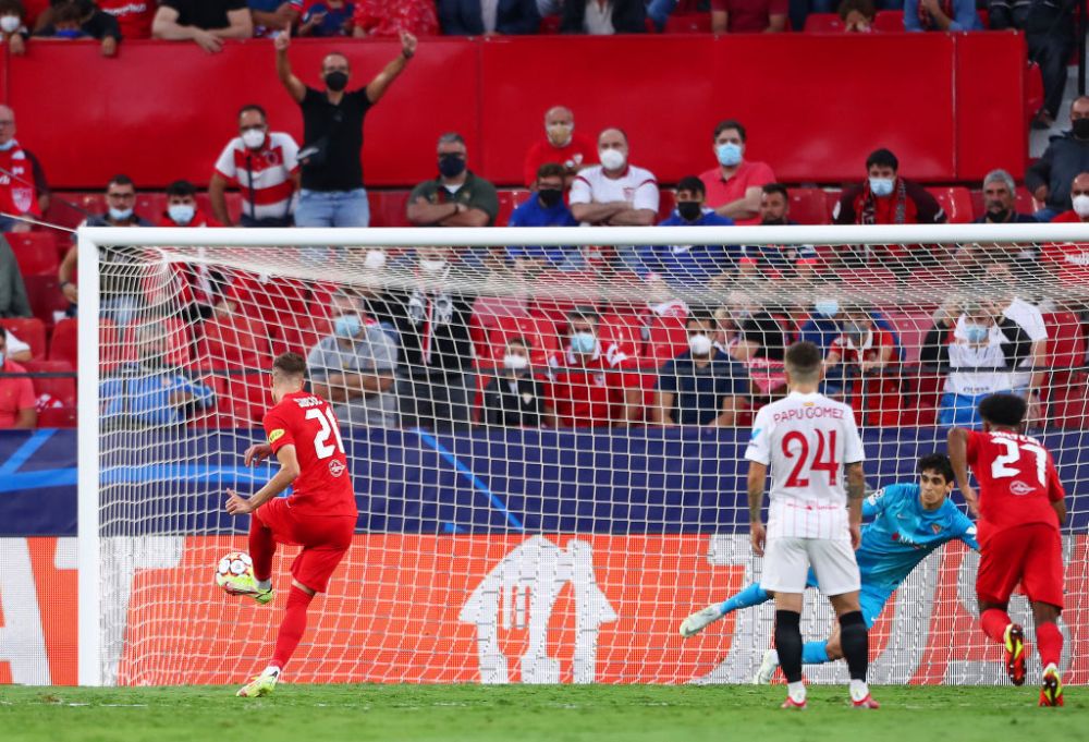 S-a scris istorie în Champions League! Sevilla - Salzburg, primul meci în care se acordă patru penalty-uri _2