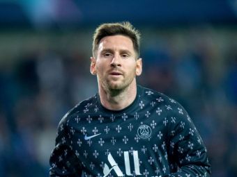 
	Imaginea serii vine din Liga Campionilor! Un fan a venit cu un mesaj pentru Messi și a devenit viral pe internet
