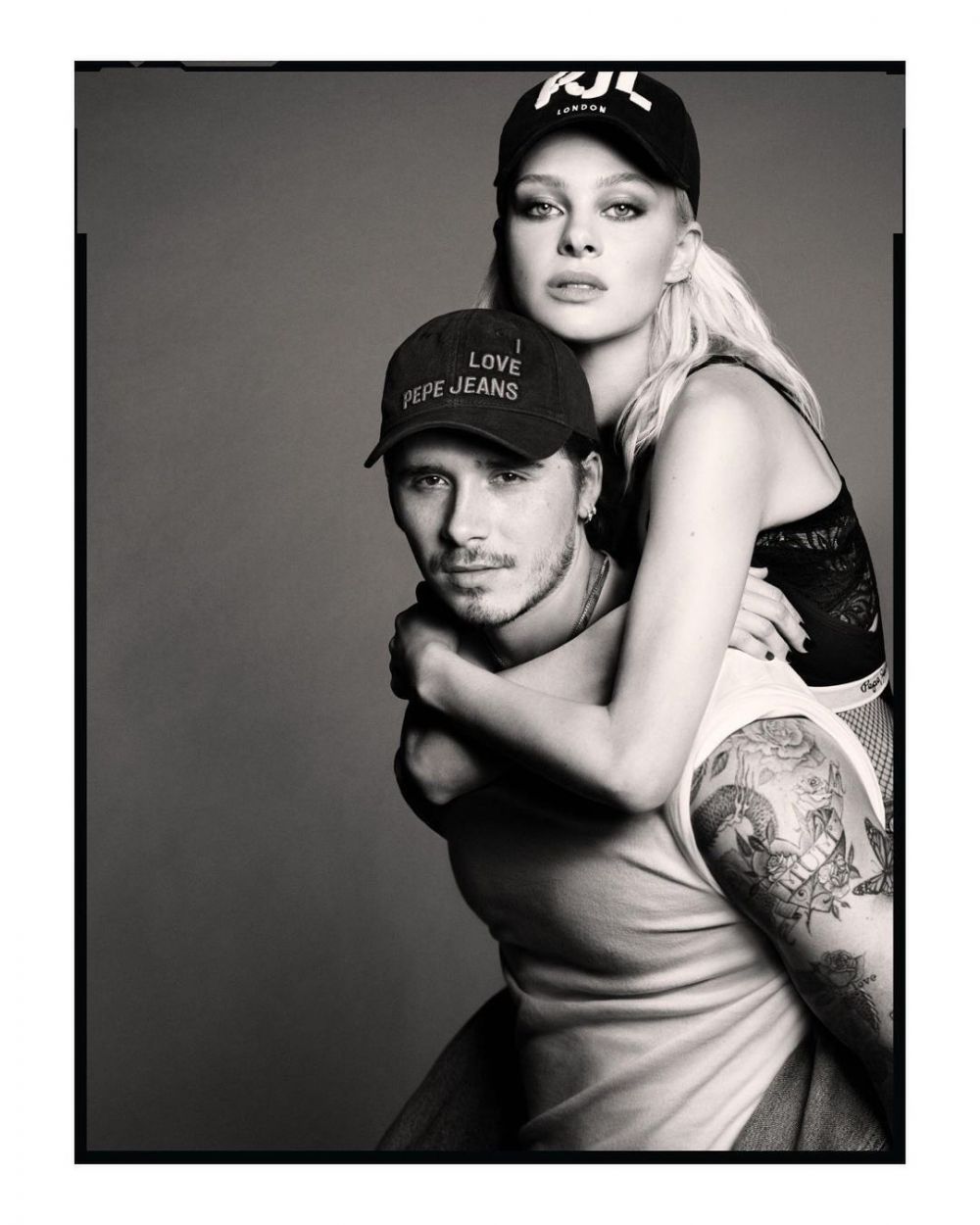 Brooklyn Beckham și iubita au încins internetul cu ultimele fotografii! Cum s-au lăsat pozați cei doi _13