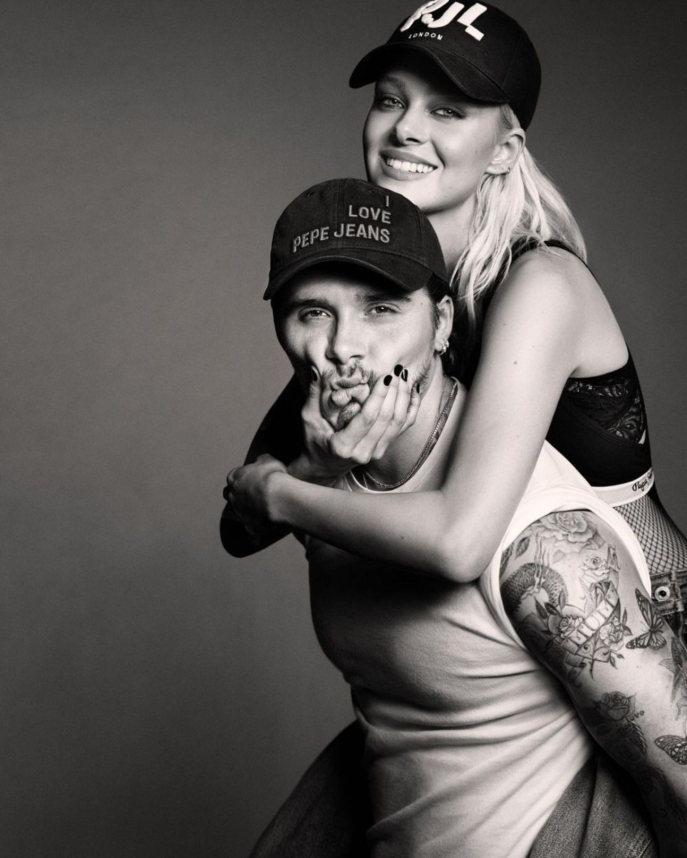 Brooklyn Beckham și iubita au încins internetul cu ultimele fotografii! Cum s-au lăsat pozați cei doi _9