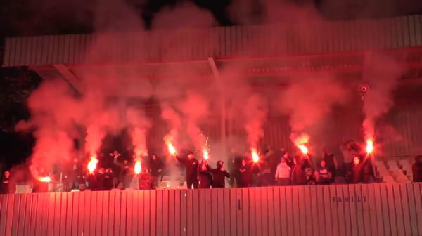 Atmosferă incendiară creată de fani la antrenamentul celor de la CS Hunedoara, înaintea meciului din Cupă cu FCSB
