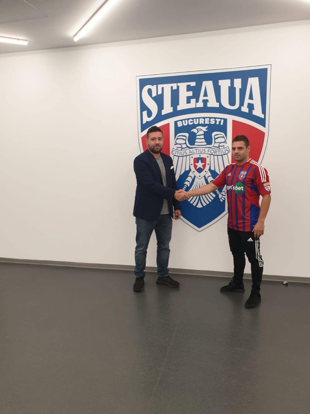 Adi Popa, prezentat oficial la CSA Steaua. Primele imagini cu fotbalistul și numărul purtat pe tricou_5