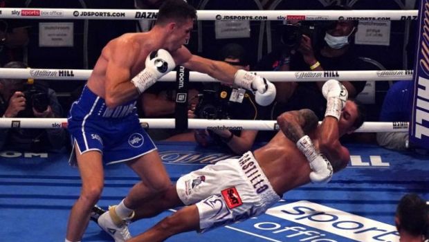 
	Imagini șocante pe ringul de box! Un boxer a intrat în convulsii după un K.O. devastator: ce s-a întâmplat cu sportivul
