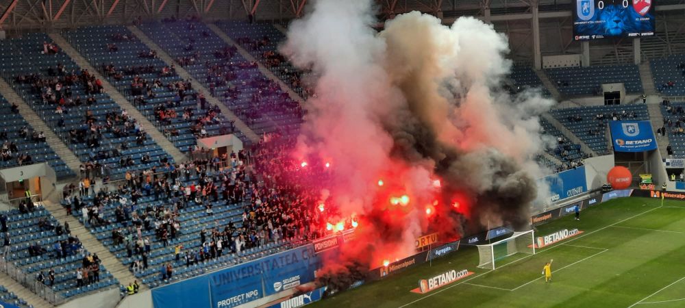 Au dat foc la tribune! Suporterii Universității Craiova au făcut spectacol în startul meciului cu Dinamo_1