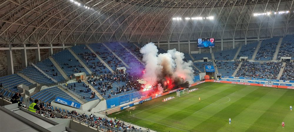 Au dat foc la tribune! Suporterii Universității Craiova au făcut spectacol în startul meciului cu Dinamo_2