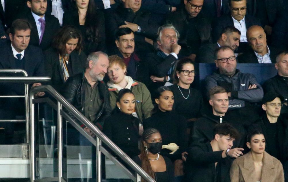 Super apariție pe Parc des Princes! Ed Sheeran, prezent la meciul cu Manchester City, s-a fotografiat cu Leo Messi _4