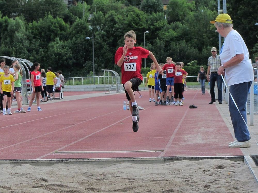 Carl Luis, un româno-german de 2,05 m stabilit în SUA, pe urmele lui Carl Lewis: "Am făcut sprint și lungime, dar am ales fotbalul"_6
