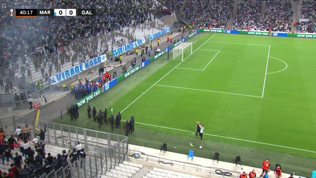 Momente incredibile la Marseille - Galata! Meciul a fost întrerupt din cauza fanilor! Terim s-a dus direct la ei_4
