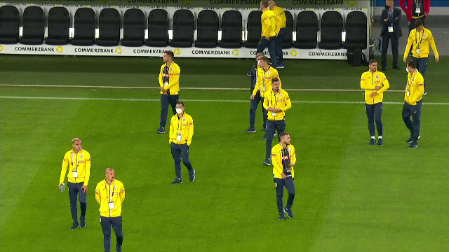Primele imagini de la Hamburg. Surpriza de care au avut parte jucătorii români la intrarea pe stadionul din Hamburg_7