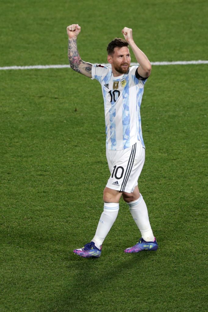 Golul care l-a lăsat fără reacție pe portarul Uruguay-ului. Reușita spectaculoasă a lui Messi l-a lăsat fără replică_4