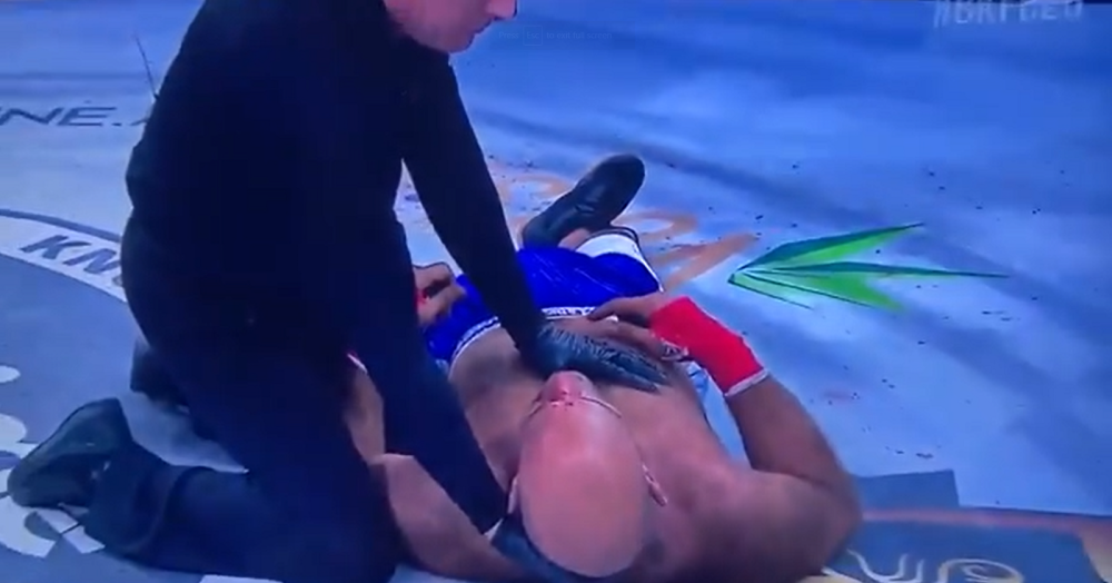 Tragedie în sport! Un luptător a murit după un K.O la un meci de MMA! Imagini cu impact emoțional _3