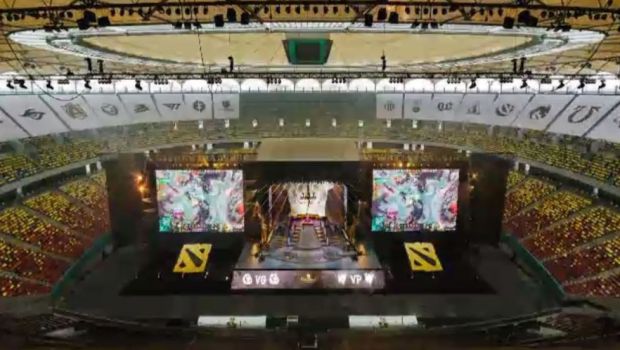 
	Imagini spectaculoase cu Arena Națională! Cum a fost transformat stadionul pentru turneul de Dota
