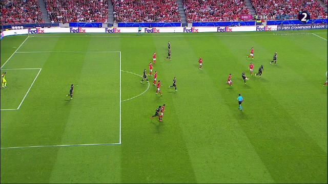 Hațegan, salvat de VAR în Benfica - Bayern! Bavarezii au avut două goluri anulate de arbitrajul video _1