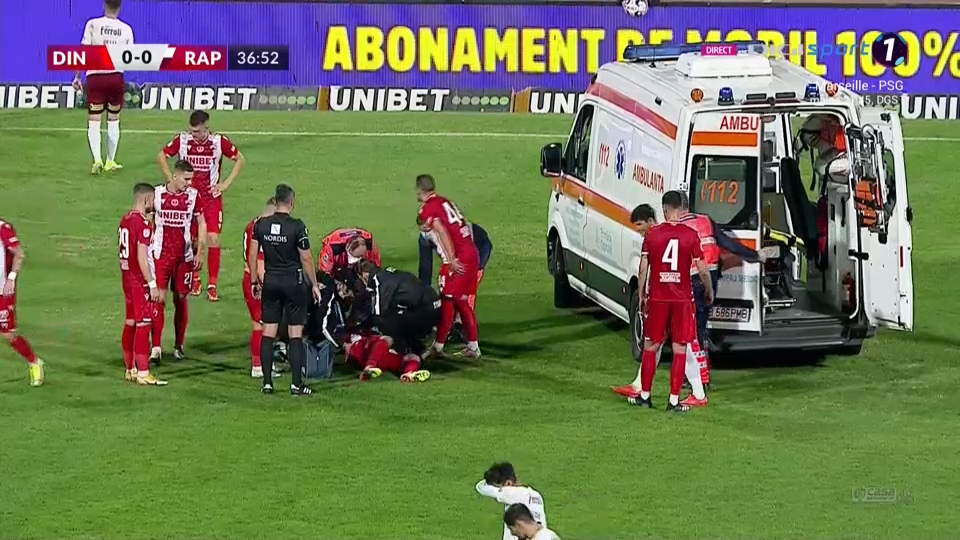 Momente de panică la Dinamo - Rapid! Răuță a căzut la pământ și a cerut rapid intervenția medicilor _10