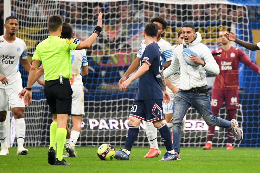 Rivalitate până la...Messi! :) Un fan de-ai lui Marseille, cel mai bun fundaș al serii! A oprit faza de atac a PSG-ului _4