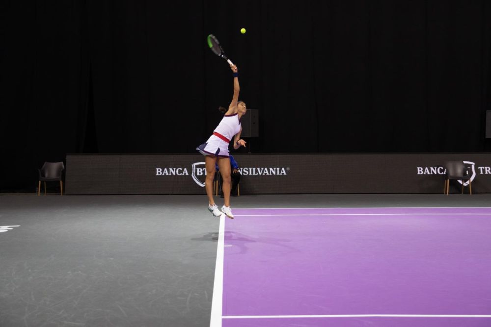 „Nu vreau să plâng, dar simt multă bucurie. Sunt acasă aici.” Emma Răducanu a reușit o primă victorie istorică în WTA, la Cluj _14