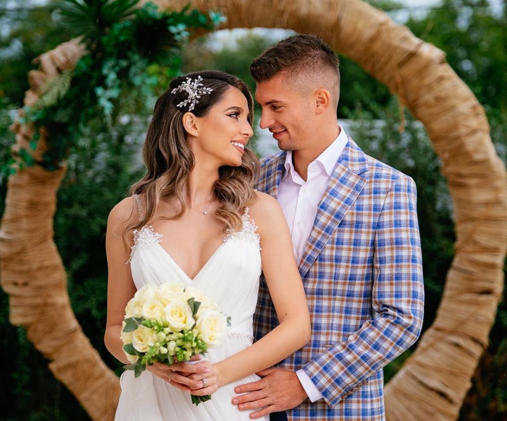 Imagini noi de la nunta căpitanului de la FCSB. Soția lui Florin Tănase, o adevărată apariție într-o rochie spectaculoasă_1