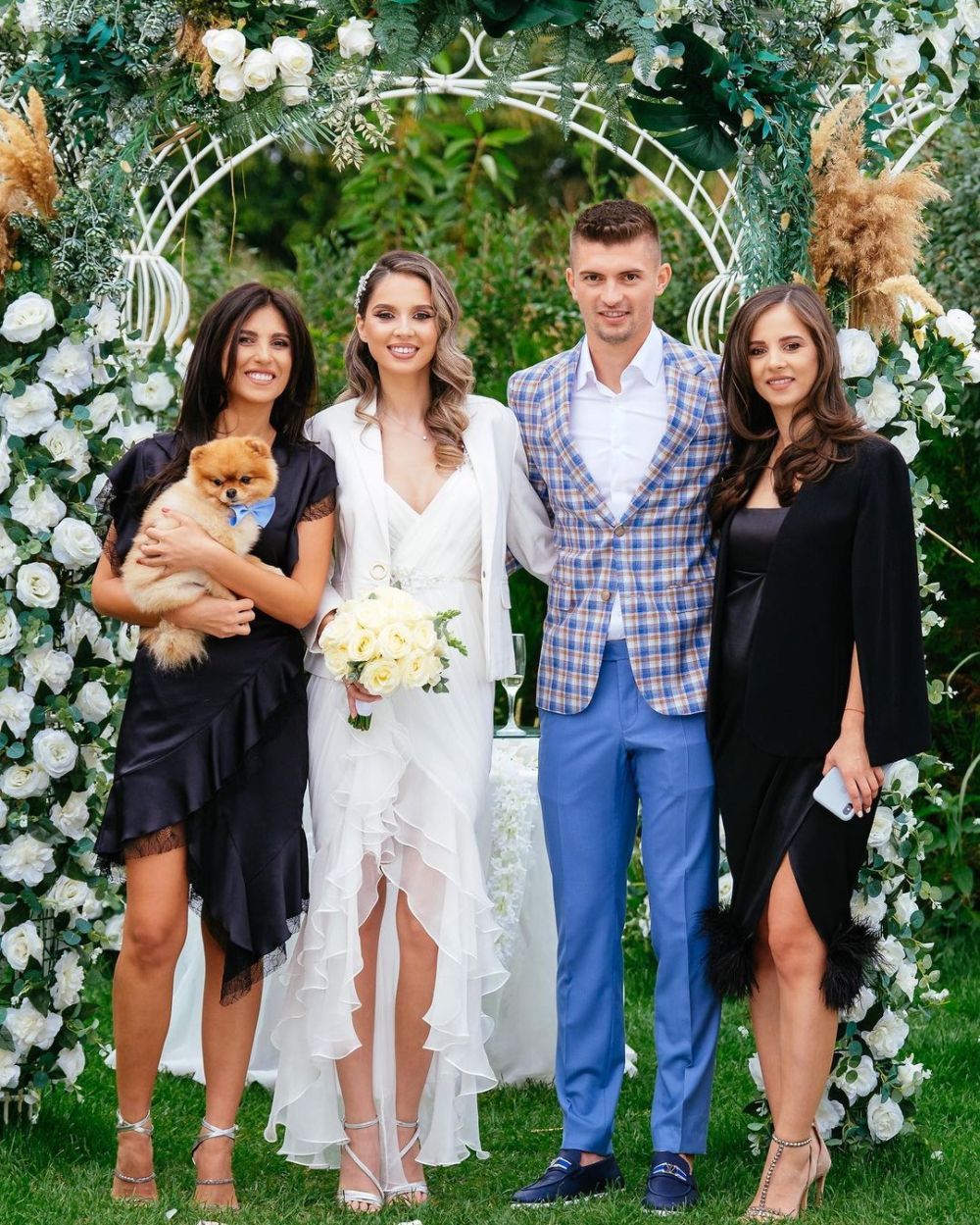 Imagini noi de la nunta căpitanului de la FCSB. Soția lui Florin Tănase, o adevărată apariție într-o rochie spectaculoasă_2