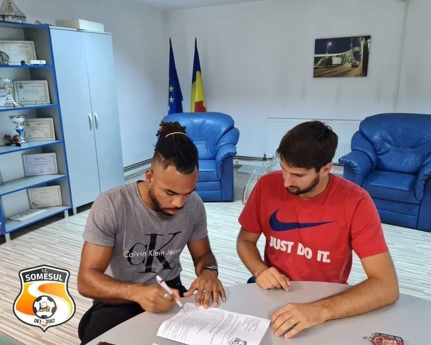 Jucător din Liga a 3-a din România, convocat la naționala țării lui George Weah!_3
