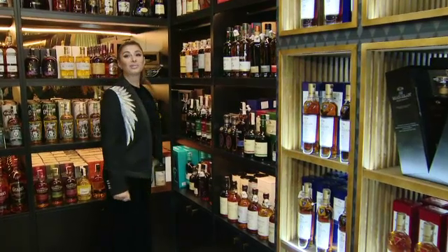 Există viață și după Reghecampf! :) Anamaria Prodan și-a deschis o nouă afacere și vinde o sticlă de alcool cu 150 000 de dolari_1